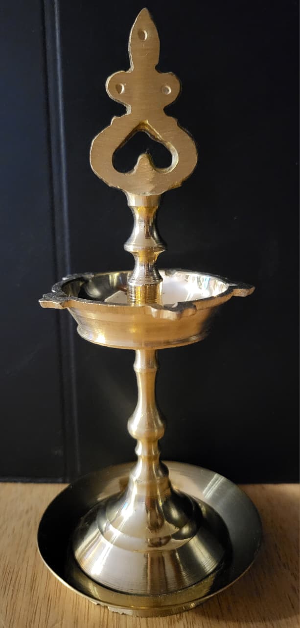 Kuthu Vilakku small brass standing oil lamp front view